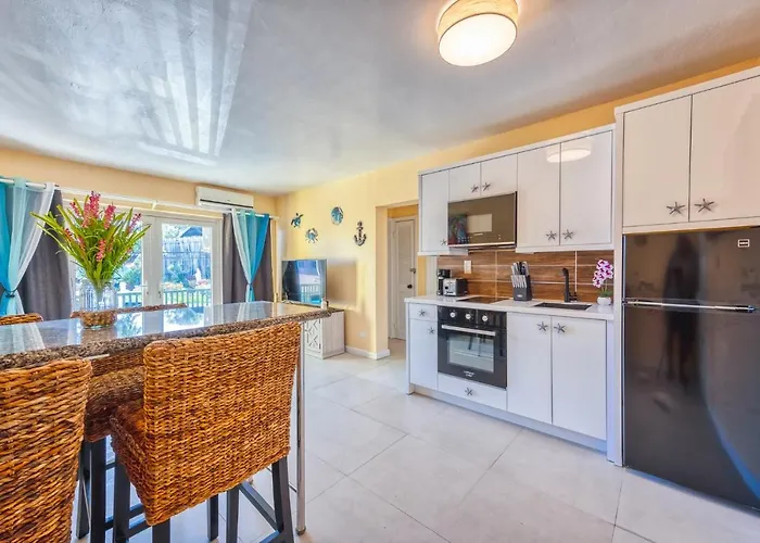 Lovely Apartment With Private Gym, Near Beach, Downtown, 24Hr Security, Pool, Gated