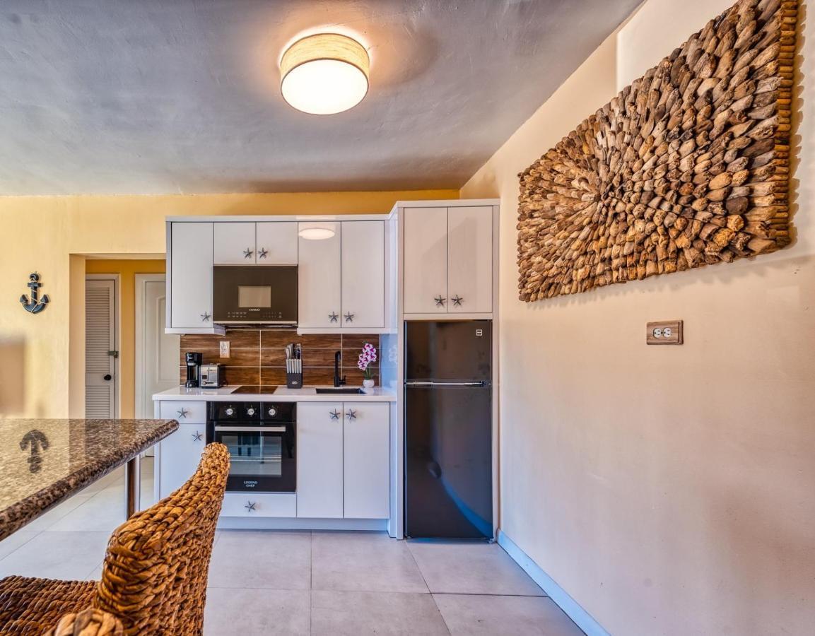 Apartment Lovely With Private Gym, Near Beach, Downtown, 24hr Security, Pool, Gated