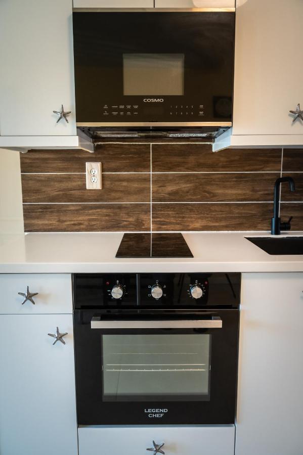 Lovely With Private Gym, Near Beach, Downtown, 24hr Security, Pool, Gated *